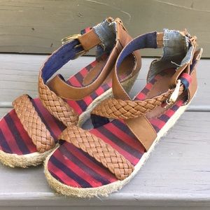 Tommy Hilfiger wedge sandals sz 3 EUC